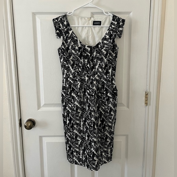 Adrianna Papell Dresses & Skirts - Adrianna Papell Black and White Patterned Midi Dress